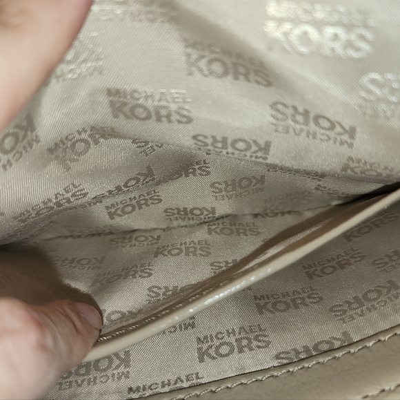 Preowned Michael Kors‎ texture weaved Clutch - Picture 10 of 14
